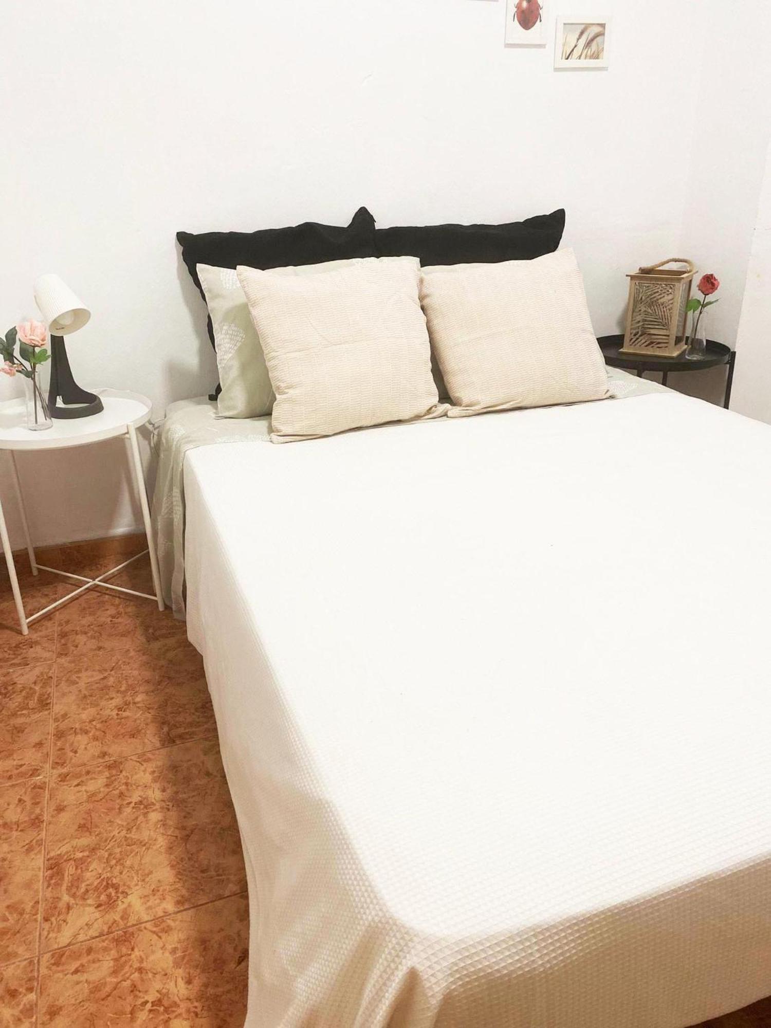 Rooms In Spacious Beach Flat In Valence Extérieur photo